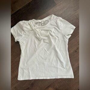 Abthropoligie Maeve knot detail off white tee size M